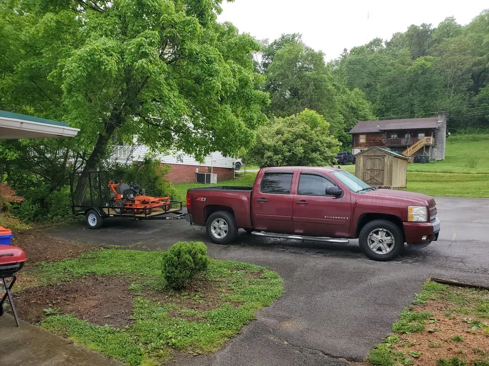Professional garden landscaping in Strawberry Plains, TN by Jordans Lawn & Landscaping