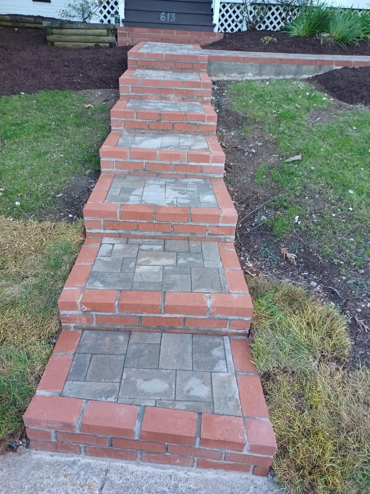 Expert garden landscaping in Herndon, VA by Jorge Aleman