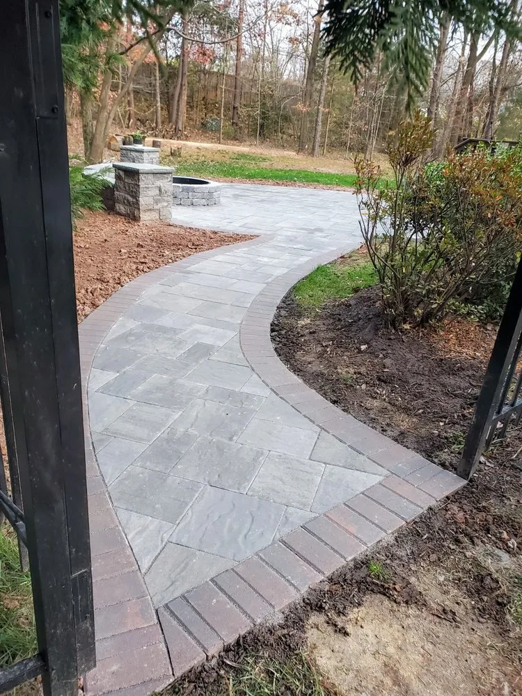 Local yard cleanup service in Herndon, VA - Jorge Aleman