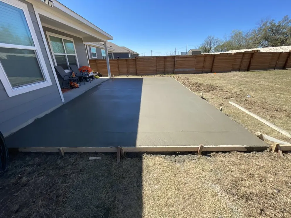 Reliable lawn care service in Dale, TX by Jorge Concrete Services