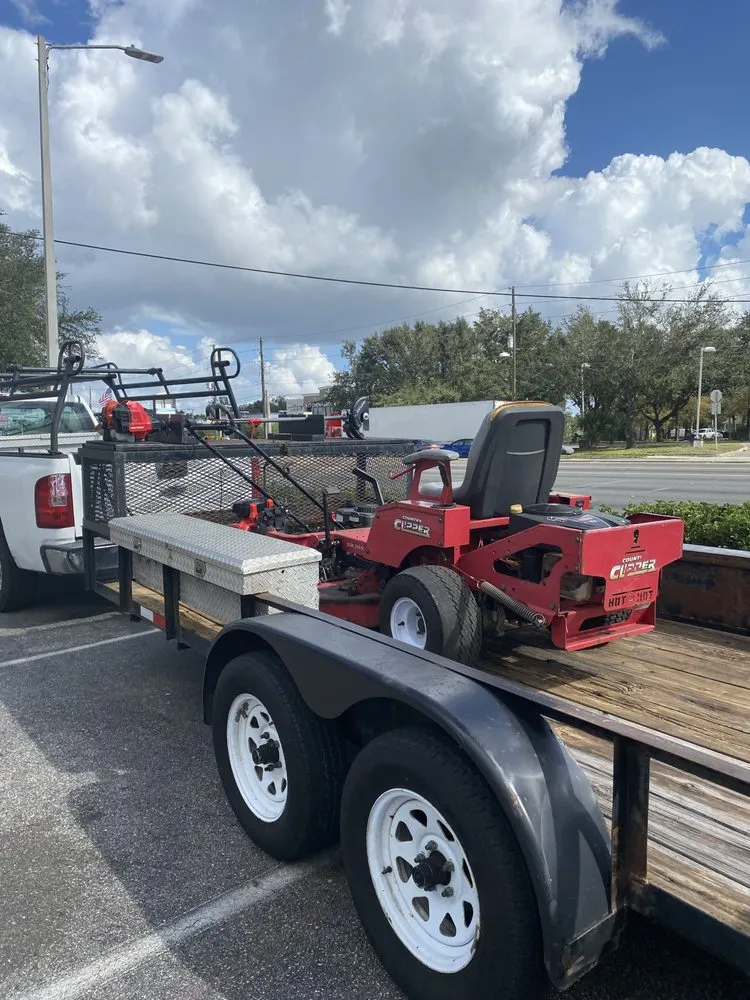 Custom garden landscaping for beautiful yards in Orlando, FL by Jorge Jimenez