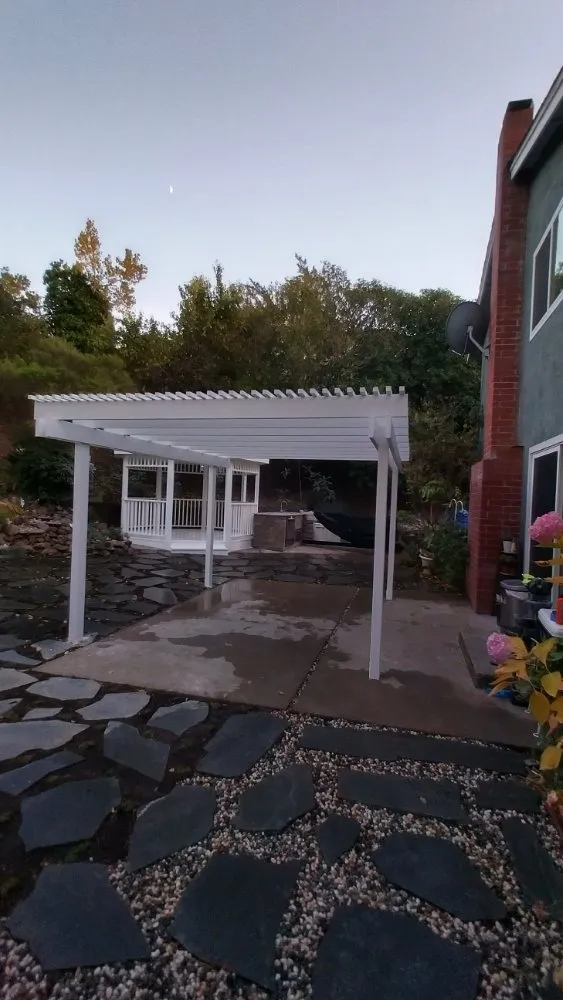 Professional yard maintenance near you in Pittsburg, CA by Jorge Landscaping