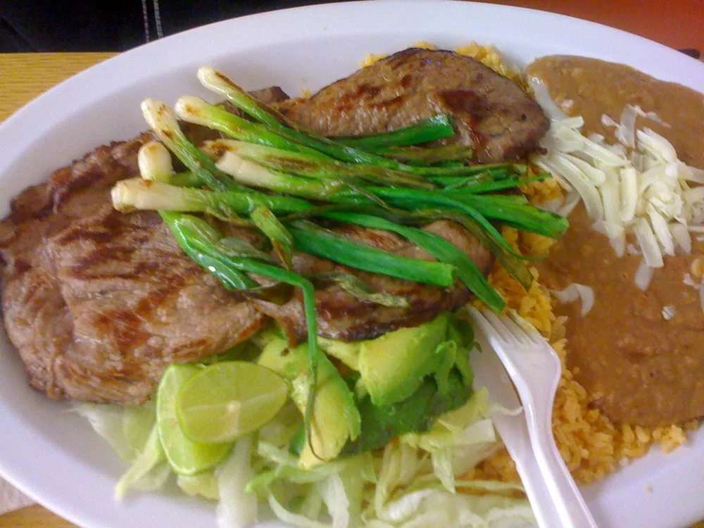 Reliable outdoor landscaping in Streamwood, IL by Jorge Landscaping