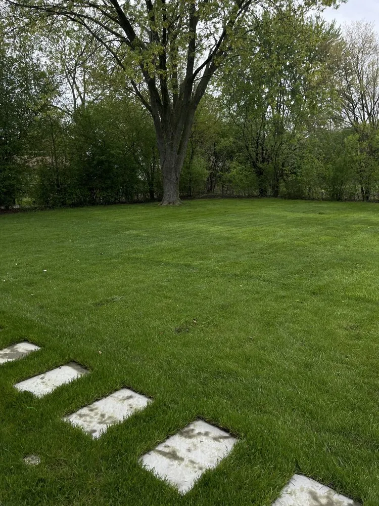 Expert lawn mowing service experts serving Hanover Park, IL - Jorge’s Landscaping