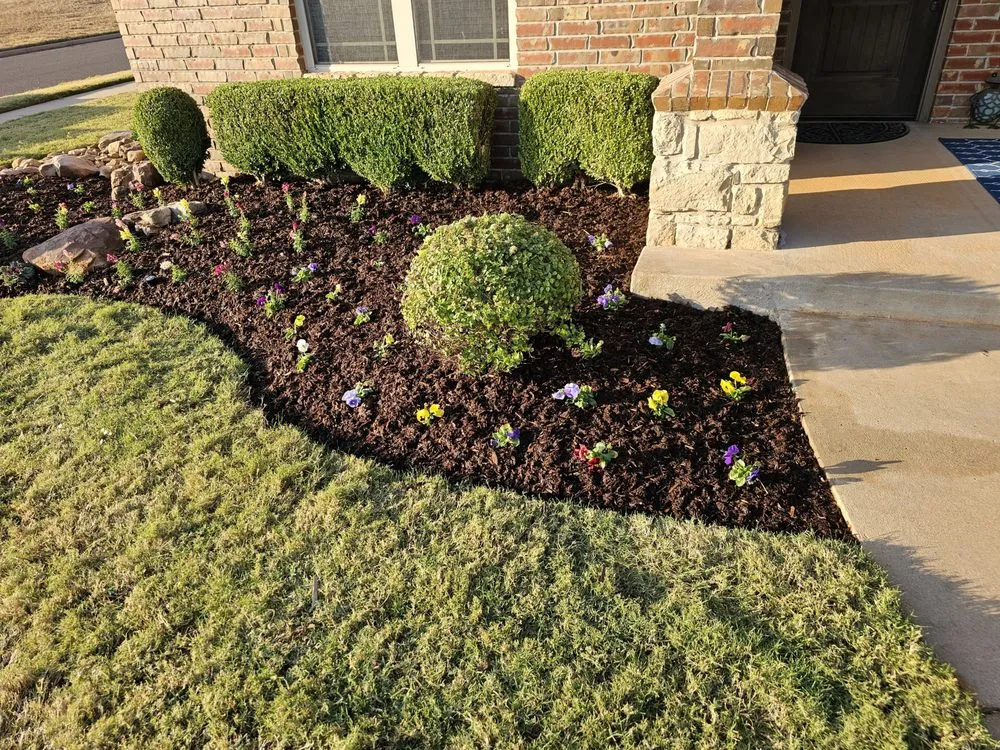Top-rated garden landscaping in Yukon, OK by Jorge's Lawn Care and Landscape