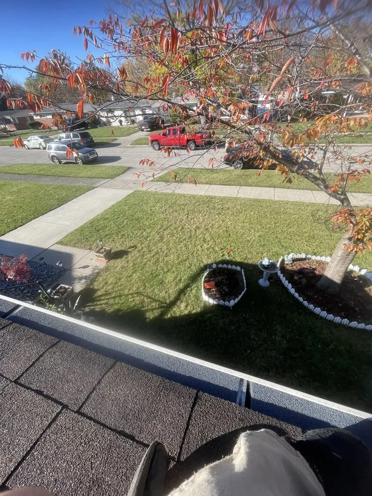 Trusted yard cleanup service with custom design across Detroit, MI - Jorge’s Lawn Maintenance