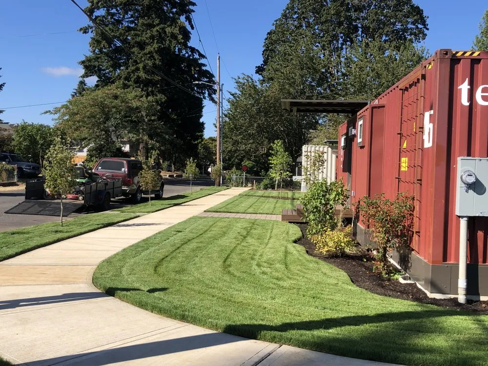 Professional yard maintenance for beautiful yards in Milwaukie, OR by Jorgetunlanscape Services