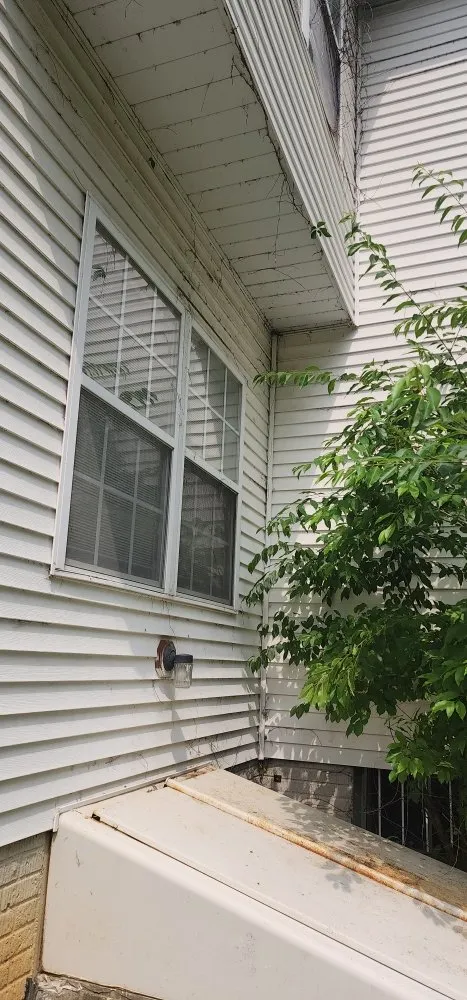 Expert lawn mowing service in Fort Washington, MD by Jose Adonay Alvarenga