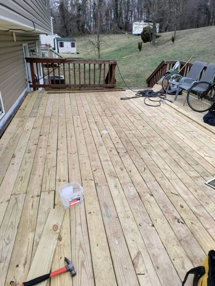 Top-rated lawn mowing service with custom design in Fort Washington, MD by Jose Adonay Alvarenga