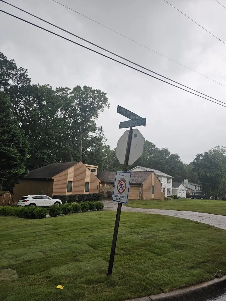 Local lawn care service in lilburn, GA - Jose Aguilar Lawn Service