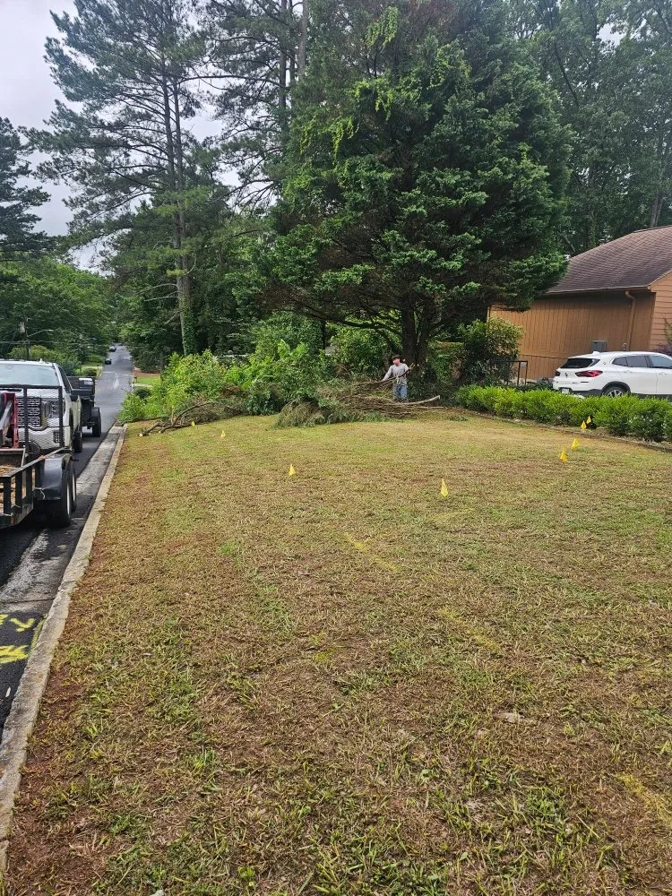 Top-rated lawn care service in lilburn, GA by Jose Aguilar Lawn Service