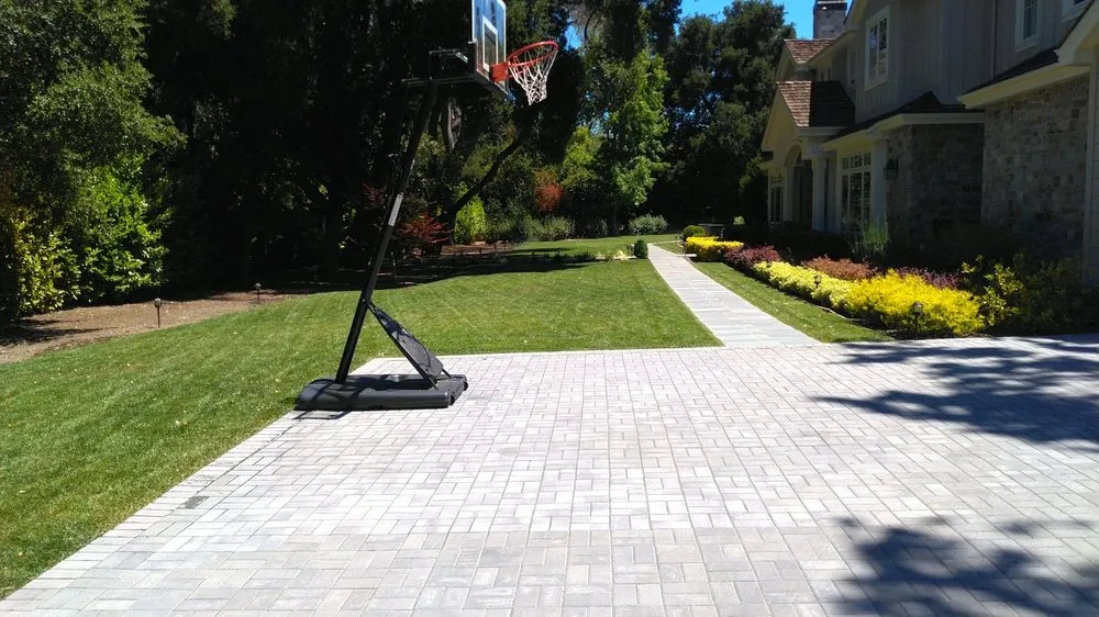 Top-rated yard maintenance near you in Palo Alto, CA by Jose Cruz