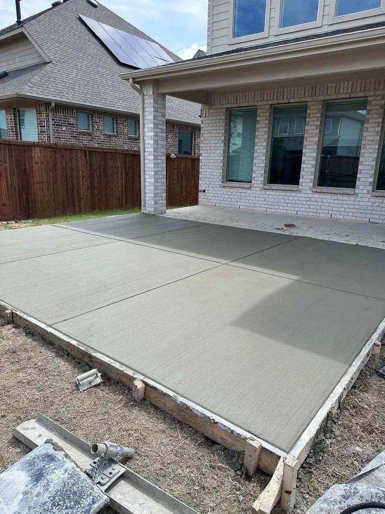 Professional garden landscaping for beautiful yards in Alexandria, VA by Jose de la Cruz Landscaping