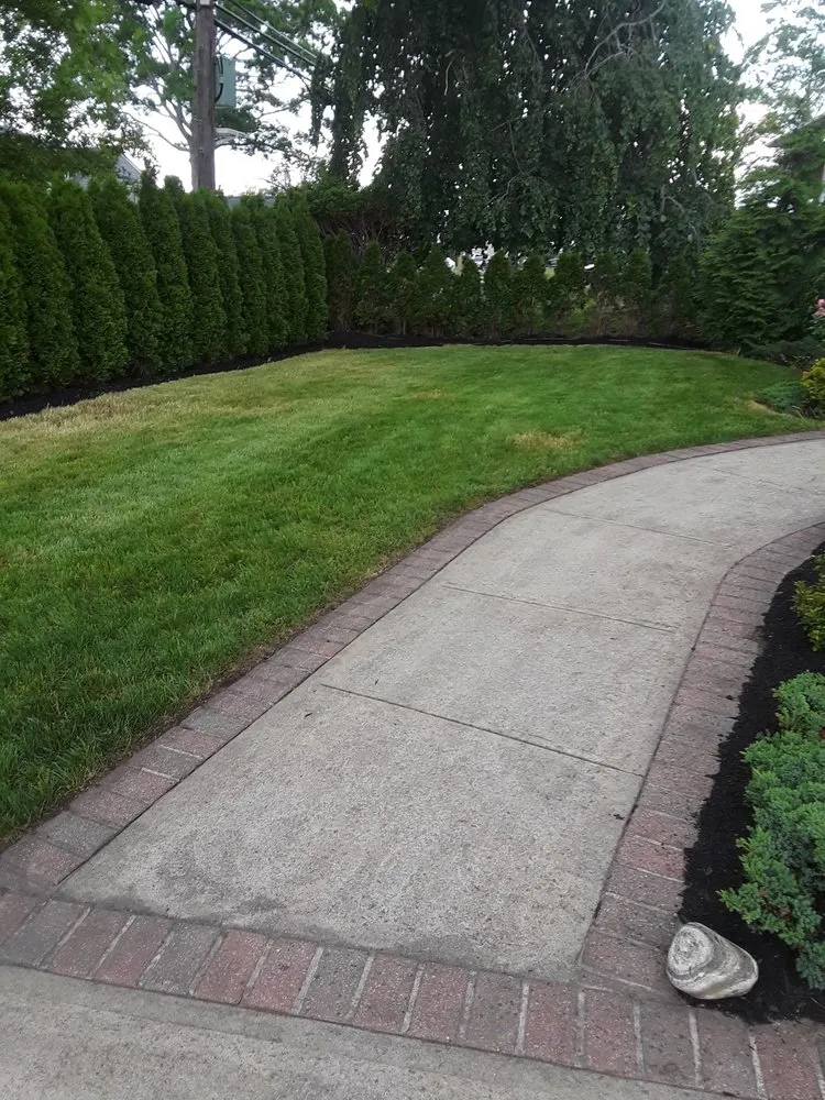 Top-rated yard maintenance in Long Beach, NY - Jose H Landscaping