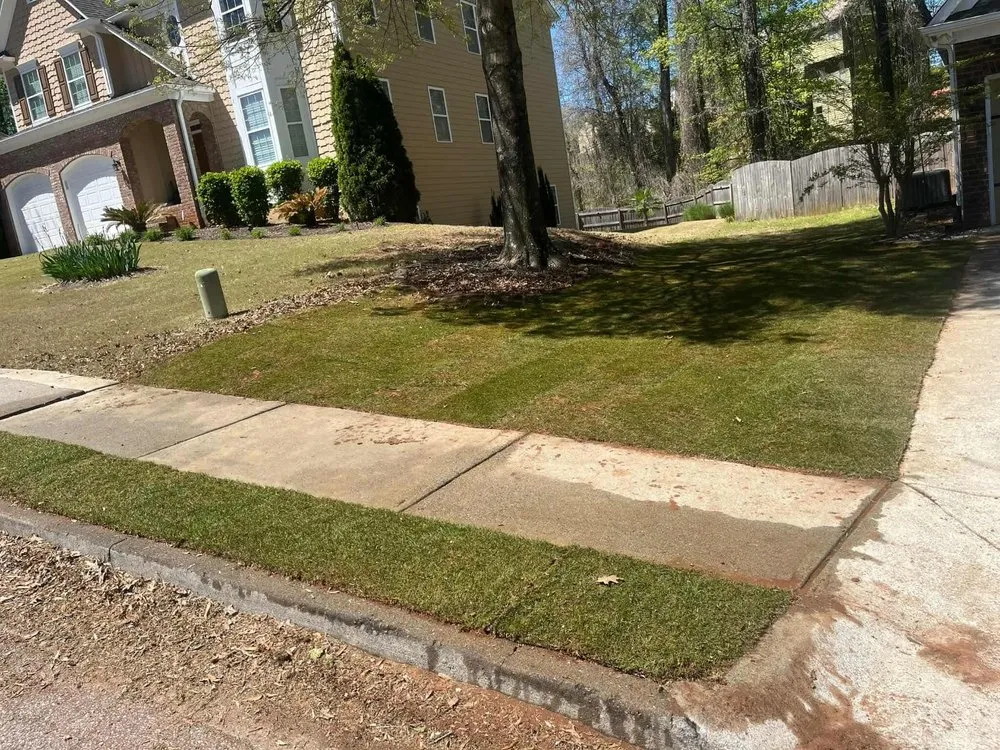 Reliable lawn mowing service in Gainesville, GA - Jose L Landscaping