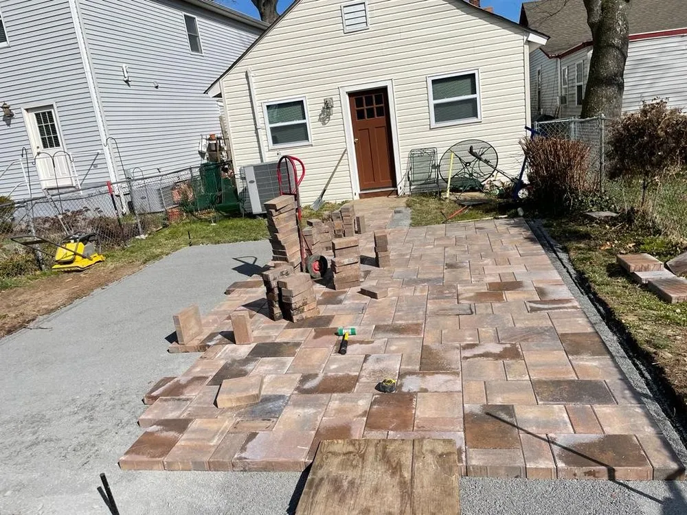 Professional yard cleanup service for year-round maintenance in Annapolis, MD by Jose Landscaping