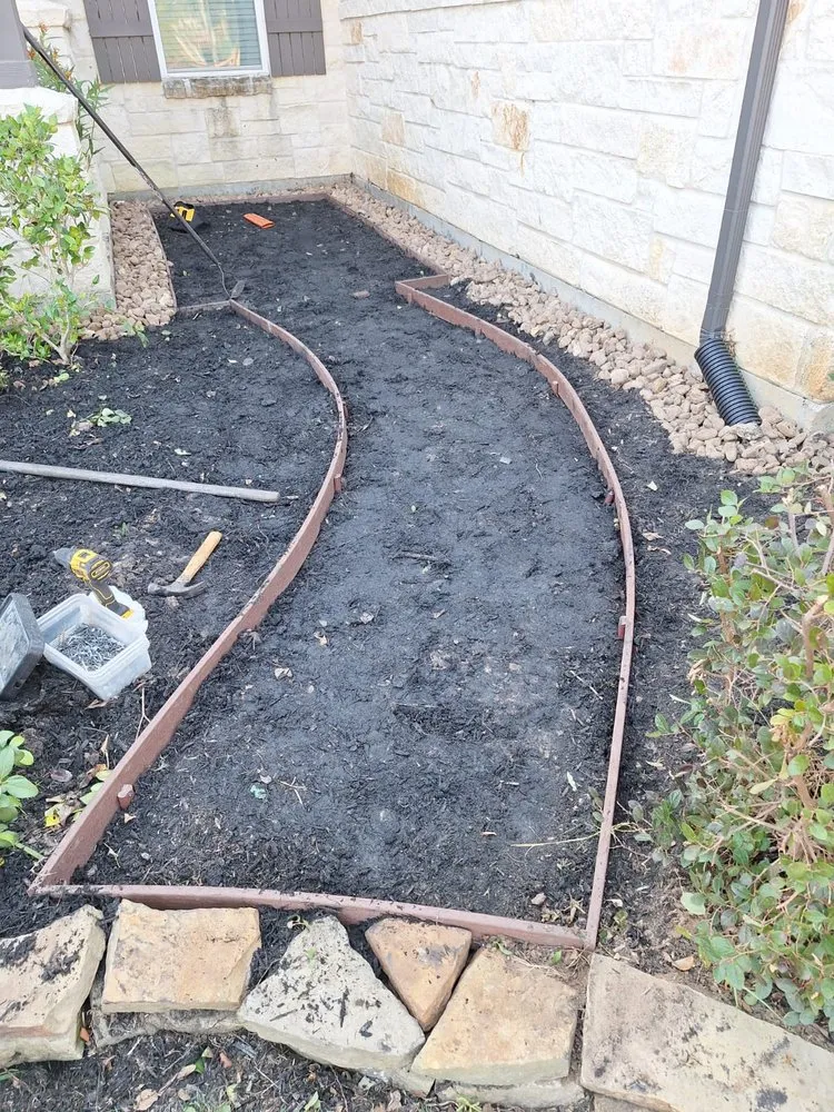 Affordable yard maintenance in Richmond, TX by Jose Landscaping Services