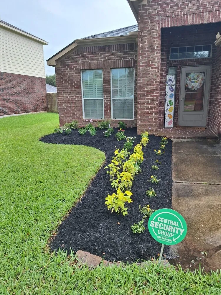 Custom residential landscaping for year-round maintenance across Richmond, TX - Jose Landscaping Services