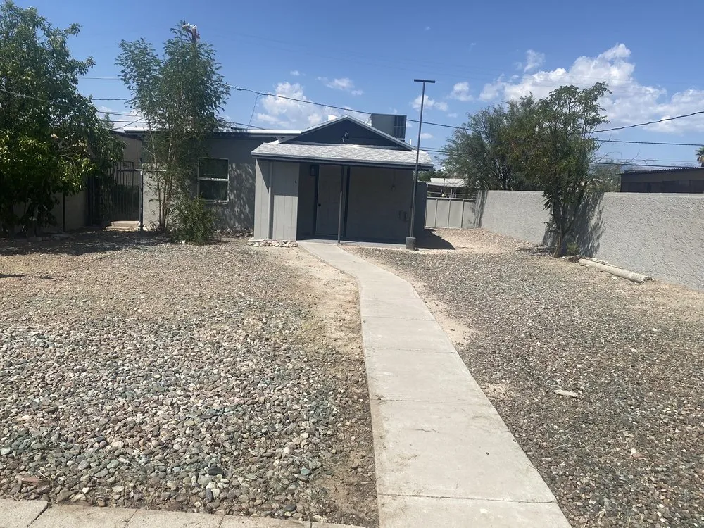 Expert lawn mowing service experts serving Tucson, AZ - Jose Landscaping