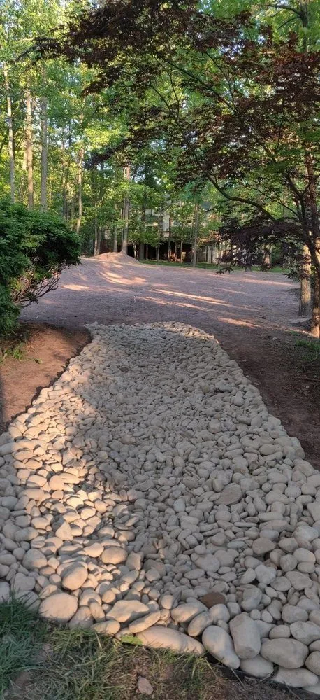 Expert yard cleanup service experts serving Fairfax, VA - Jose Lara Landscaping Service