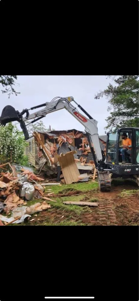 Reliable lawn care service experts serving Richmond, CA - Jose Luis Handyman