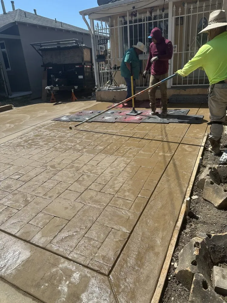 Expert lawn mowing service with custom design in Richmond, CA by Jose Luis Handyman