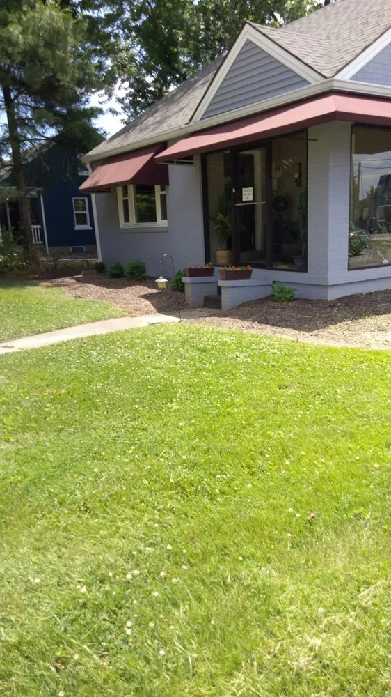 Affordable lawn mowing service in Jeffersonville, IN by Jose Morales General Work