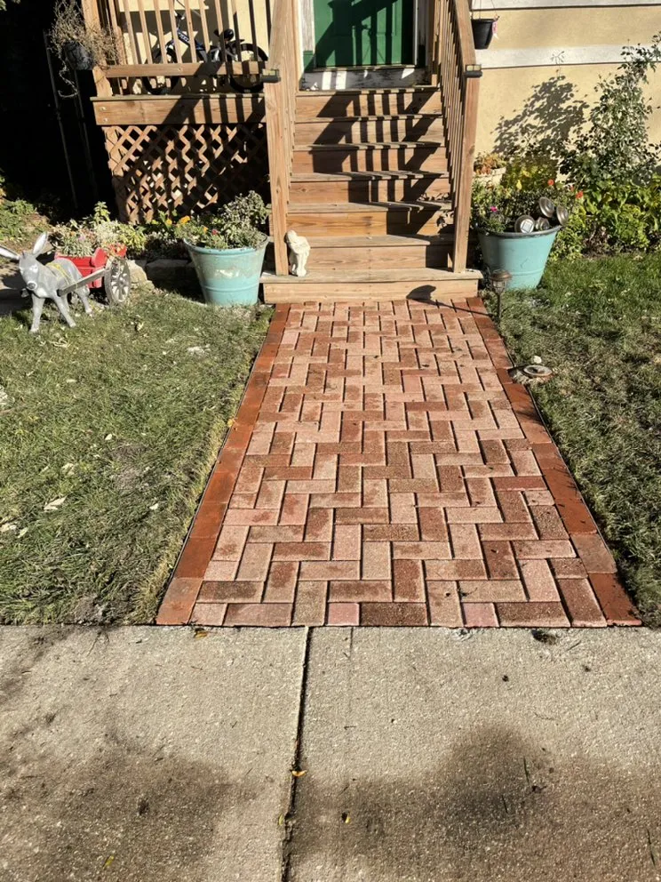 Custom lawn care service experts serving Evanston, IL - Jose The Grass Barber