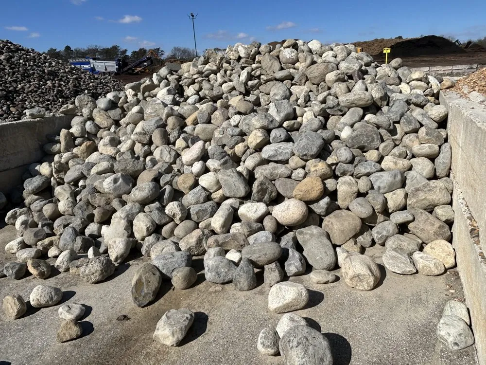 Local outdoor landscaping near you in Annapolis, MD by Jose Tree Service and Landscaping