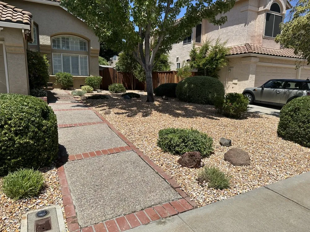 Professional garden landscaping experts serving Tracy, CA - Jose V Landscape