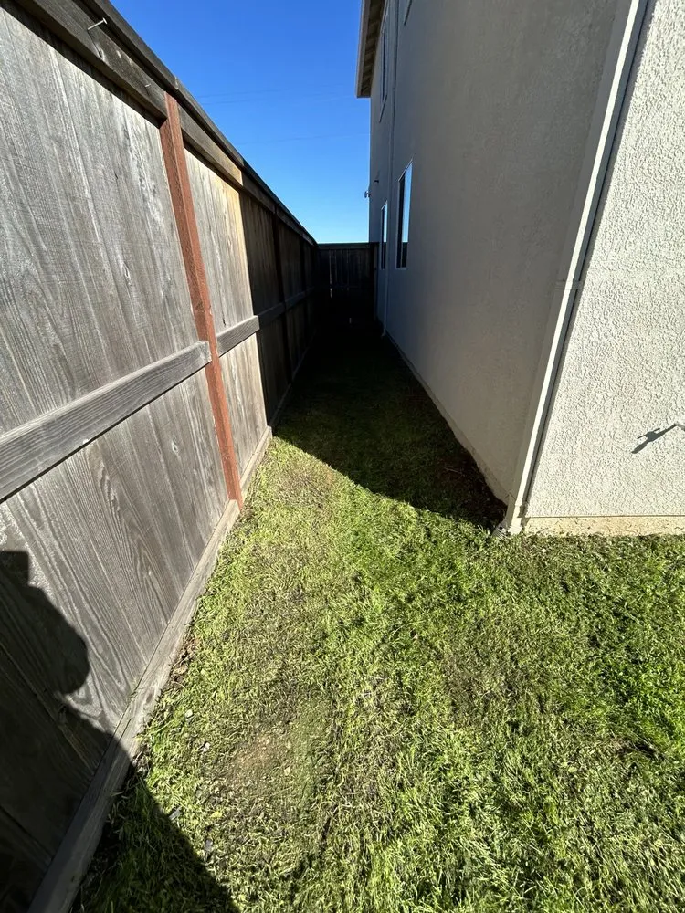 Reliable yard maintenance in Olivehurst, CA by Joseluis’s Landscaping business