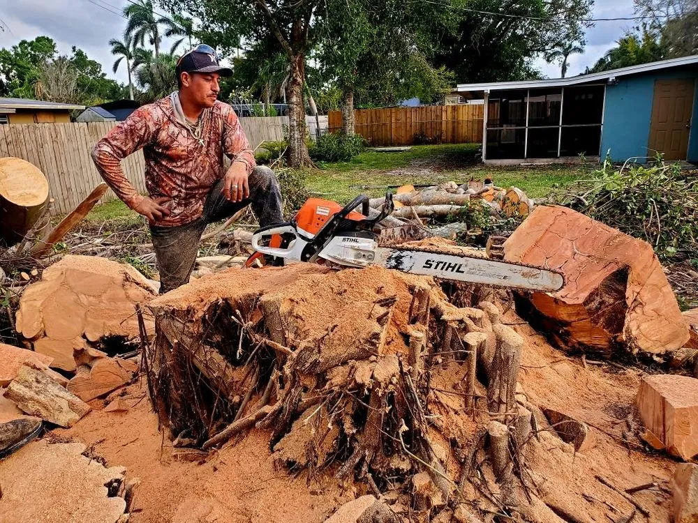 Top-rated yard cleanup service in Fort Myers, FL - Joseph