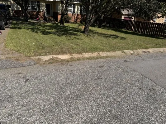 Joseph's Mobile Lawn Service Logo