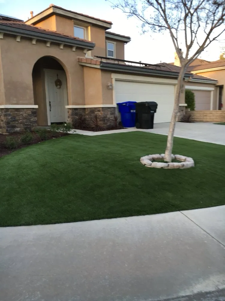 Custom garden landscaping for beautiful yards in Santa Clarita, CA by Jose's Gardening