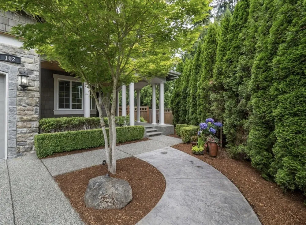 Custom lawn care service for beautiful yards in Bothell, WA by Jose's Landscape & Maintenance