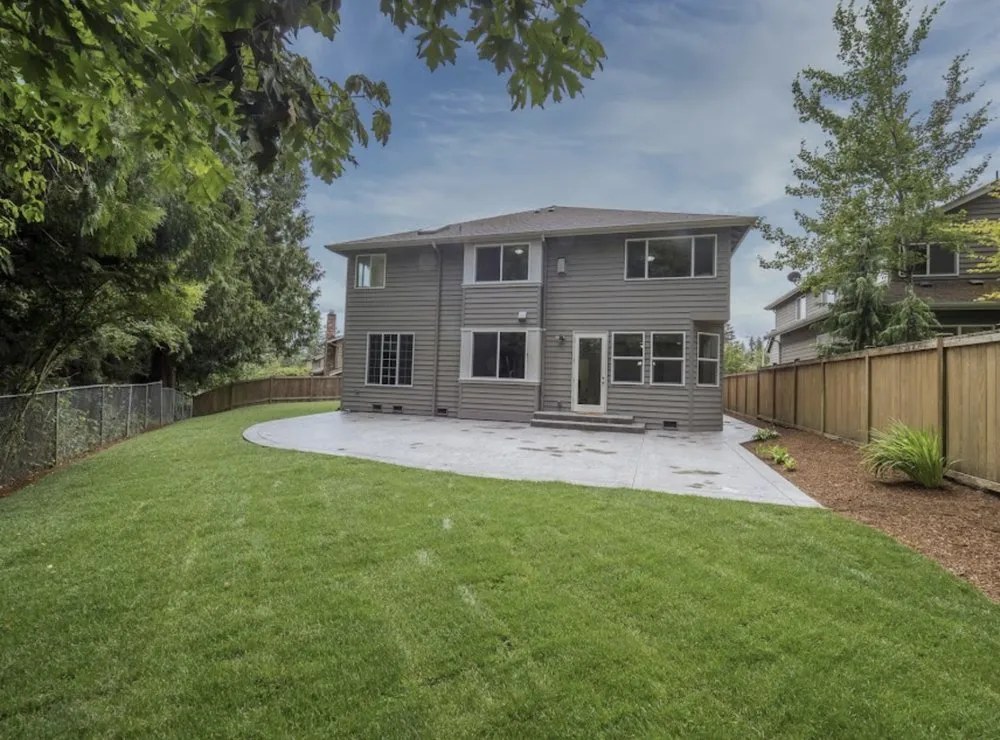 Professional yard maintenance in Bothell, WA - Jose's Landscape & Maintenance