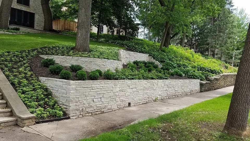 Top-rated garden landscaping in Des Moines, IA by Jose’s Landscape