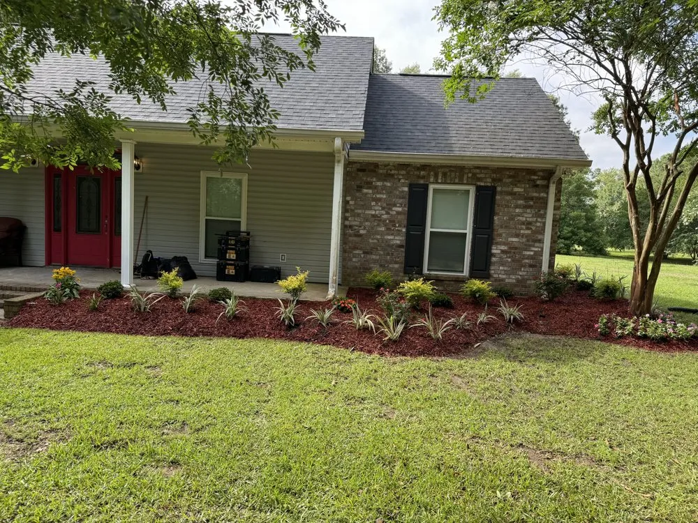 Top-rated lawn care service in Baton Rouge, LA - Jose's Landscaping & Fencing Service