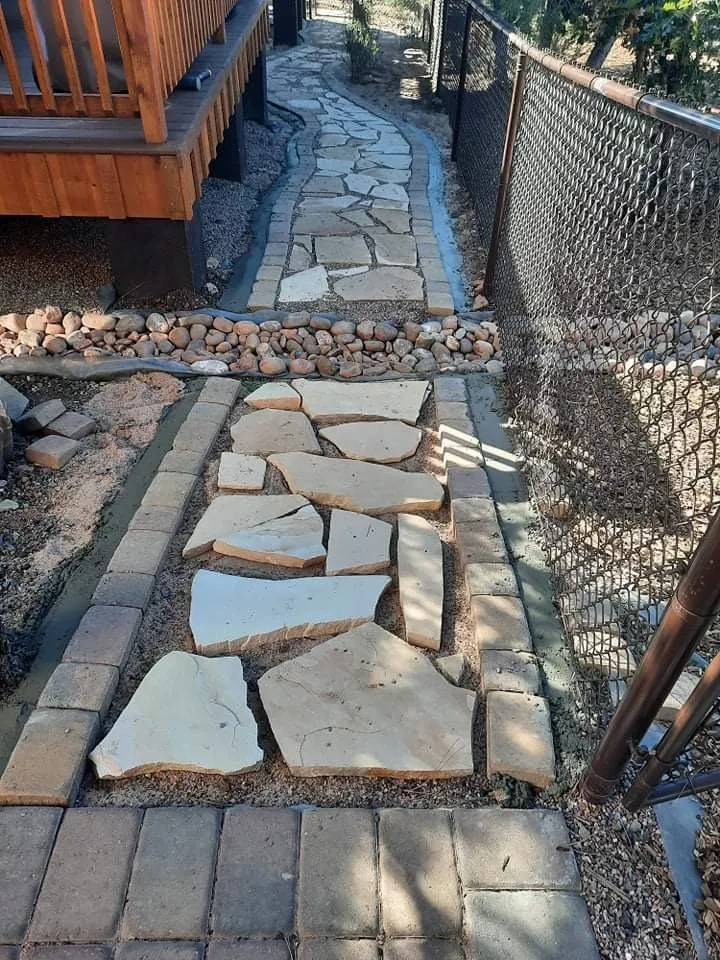 Custom yard cleanup service in Lakeside, AZ by Jose’s Landscaping De Las Montanas Blancas
