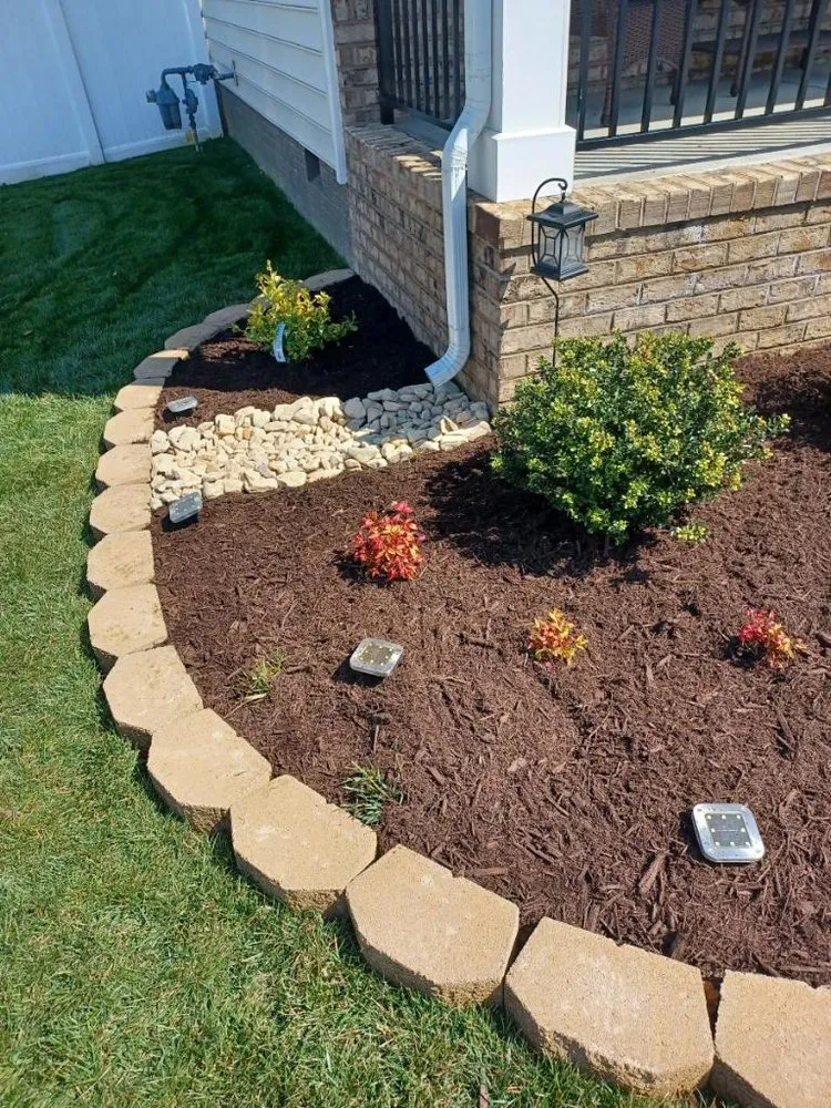 Affordable landscaping services in Williamsburg, VA by JoseS Lawn Care Services