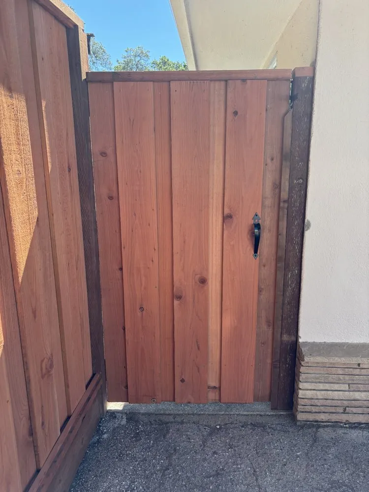 Custom lawn mowing service in East Palo Alto, CA by Jose’s Maintenance and Landscaping