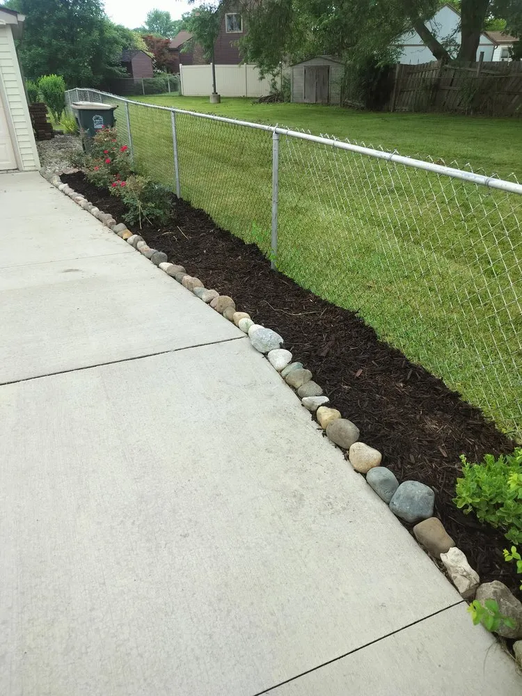 Expert garden landscaping experts serving Wayne, MI - Josh and Toms Dreamscapes