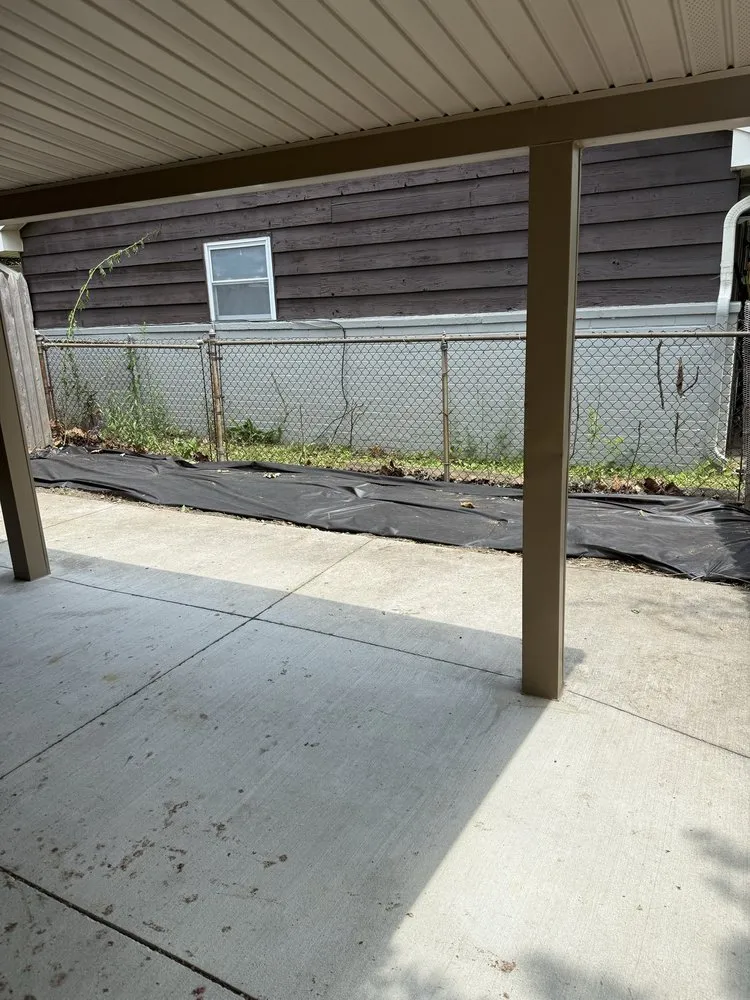 Professional yard maintenance in Wayne, MI - Josh and Toms Dreamscapes