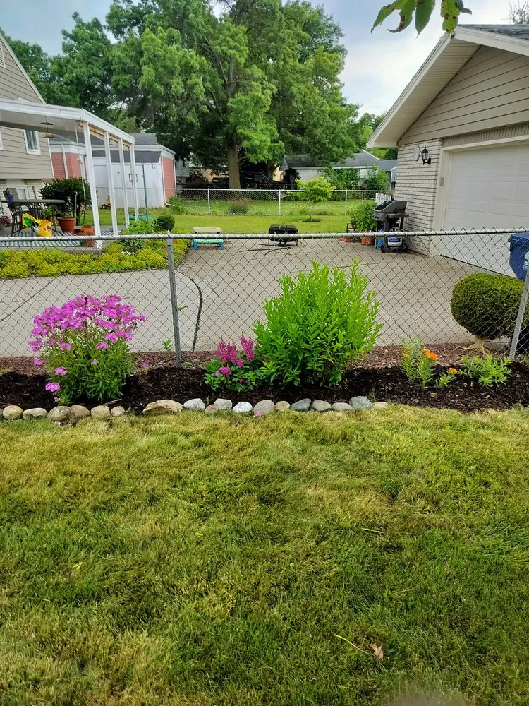 Top-rated landscape design in Wayne, MI by Josh and Toms Dreamscapes