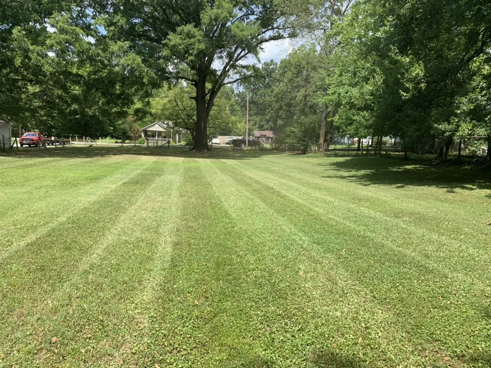 Reliable lawn mowing service near you in LaFayette, GA by Josh's Lawn Care