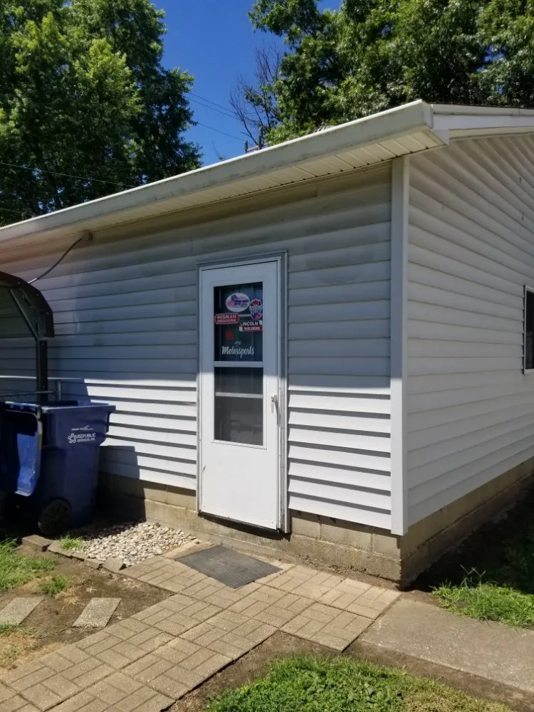 Top-rated yard maintenance in Terre Haute, IN - Joslin pressure washing