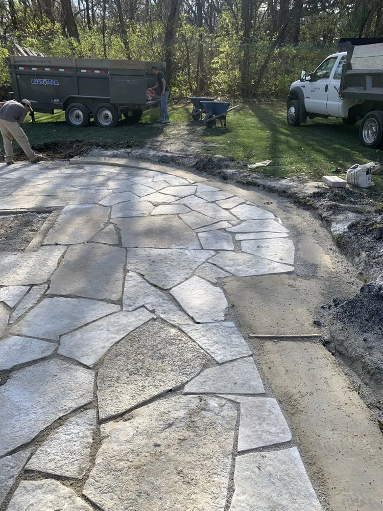 Reliable yard maintenance for beautiful yards in Batavia, IL by Josue Herrera Landscaping