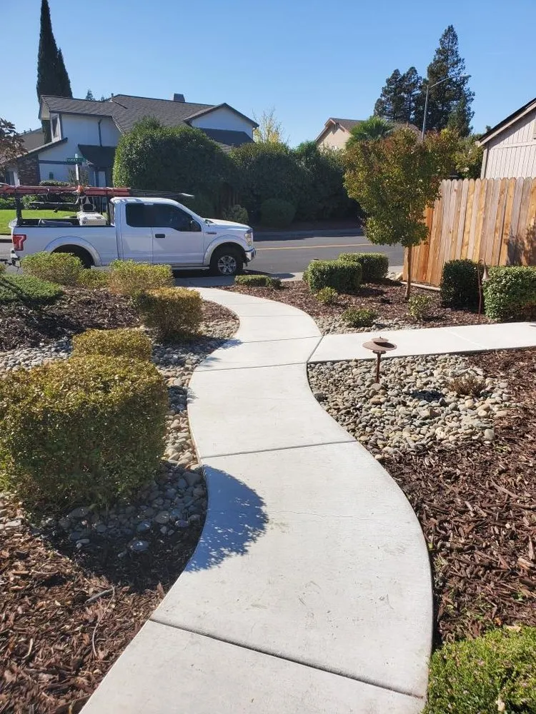 Expert yard maintenance in Fairfield, CA - Josue's Lawn Maintenance Crew