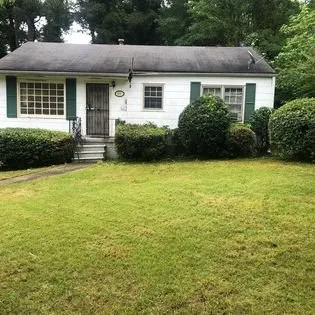 Expert yard cleanup service experts serving Rutledge, GA - JourneyScape Lawn Maintenance and Service