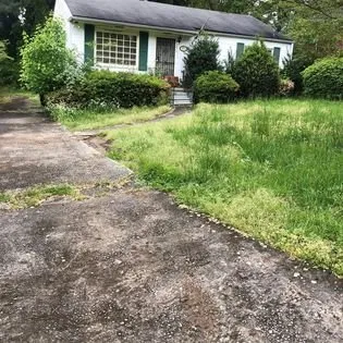 Professional landscaping services for residential properties in Rutledge, GA by JourneyScape Lawn Maintenance and Service
